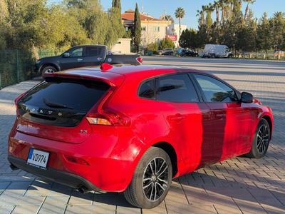 Volvo V40 — 5