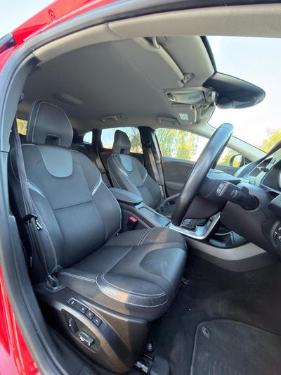 Volvo V40 — 10