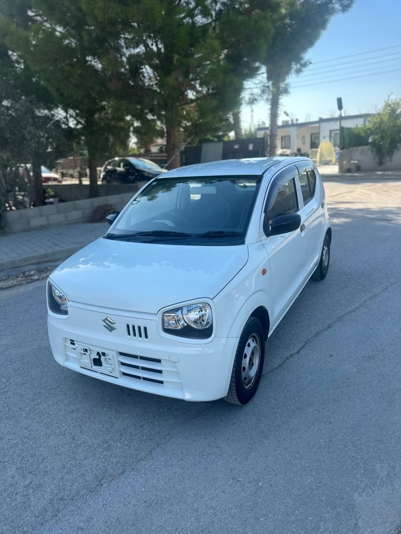 Suzuki Alto — 1/5