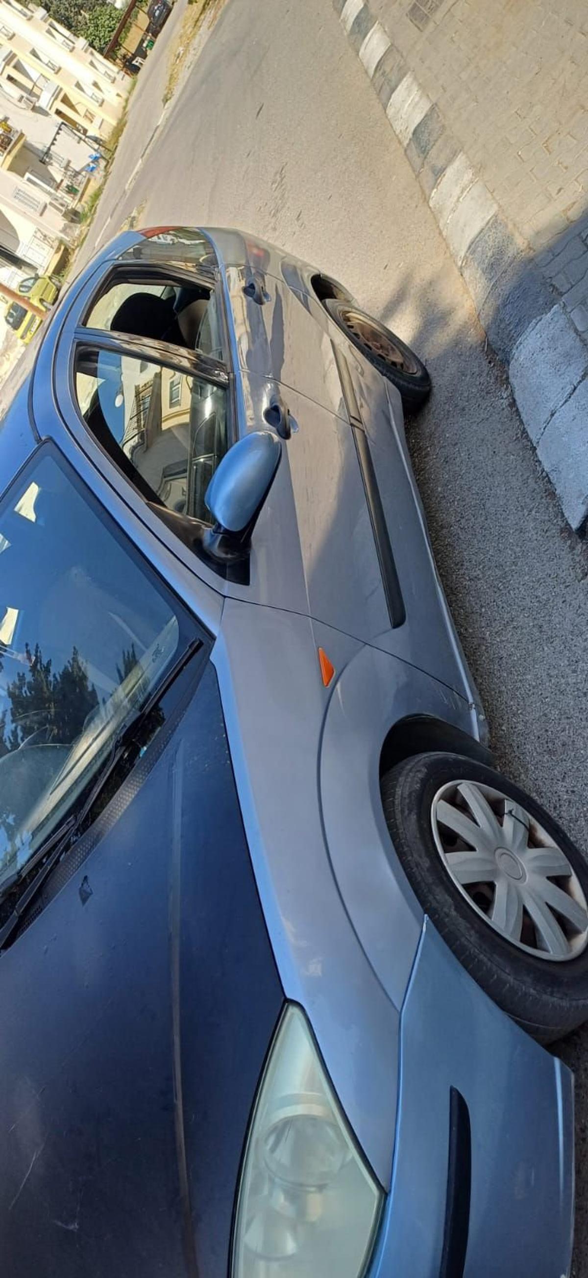 2004 Ford Focus 4