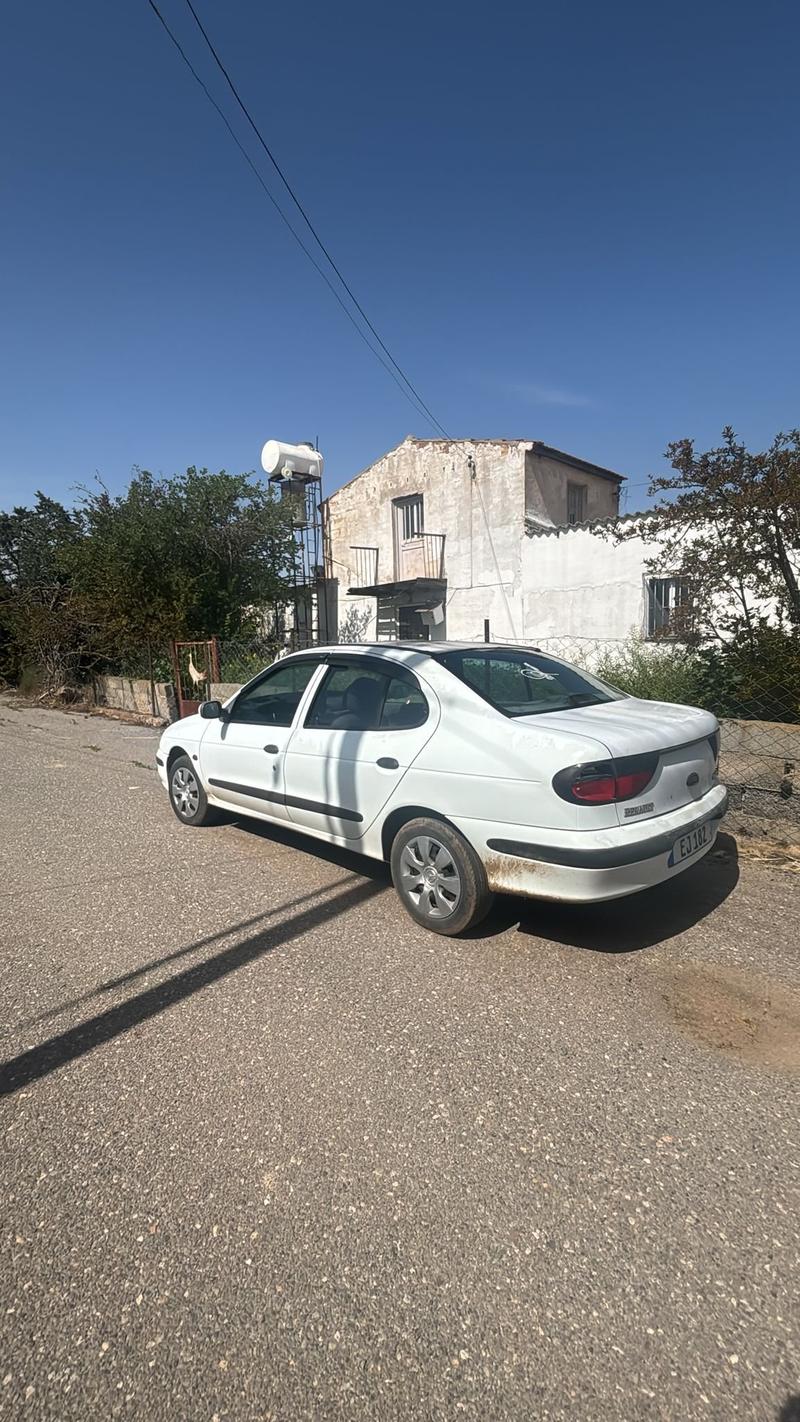 Renault Megane — 1/7