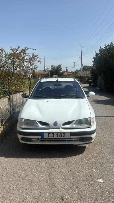 Renault Megane — 5