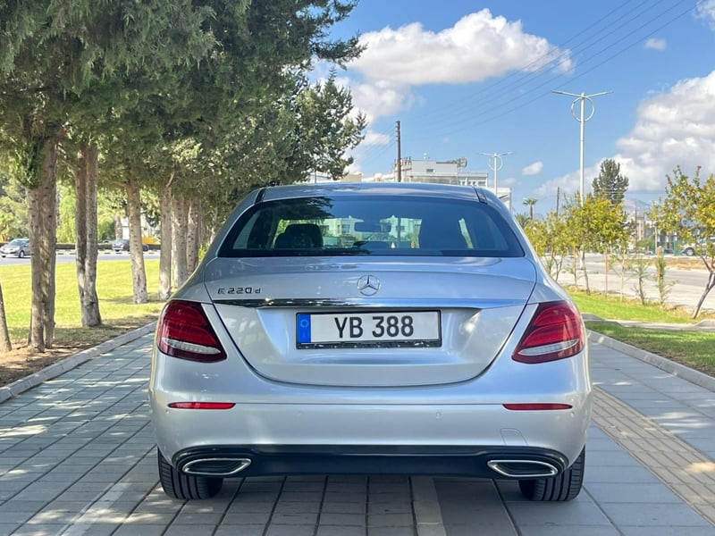 Mercedes-Benz E-Class — 6
