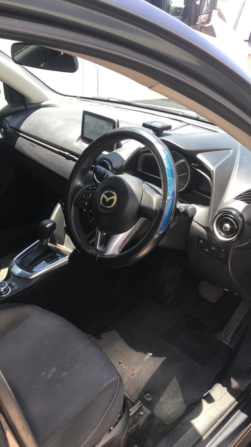 Mazda Demio — 6