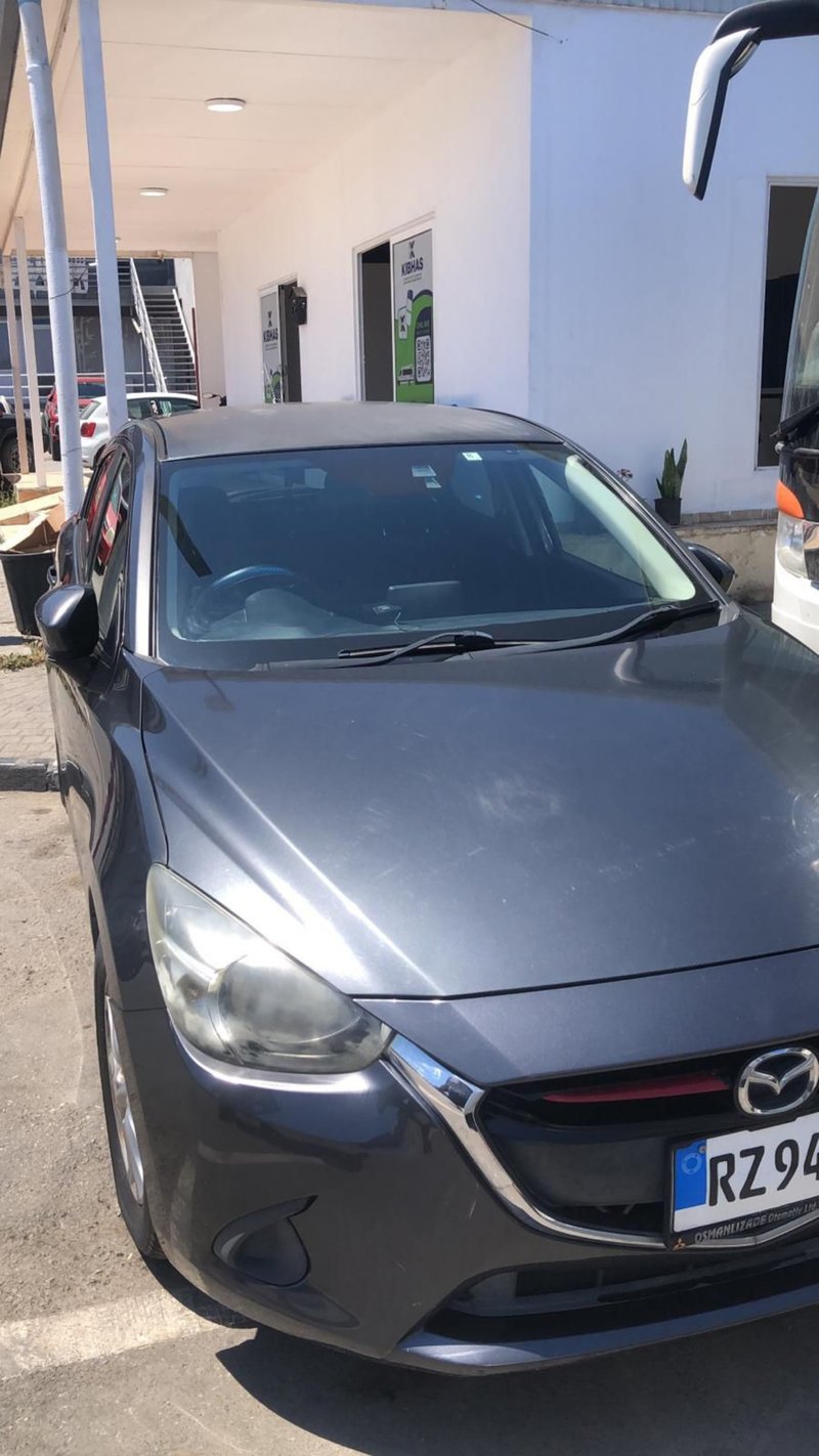 Mazda Demio — 8