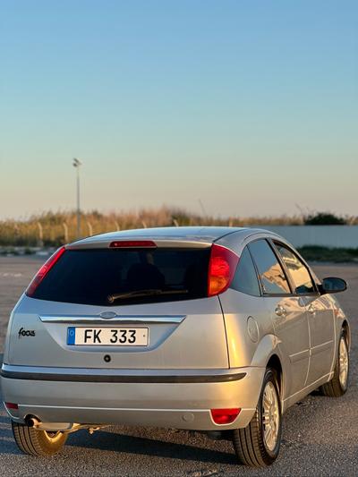 Ford Focus — 4