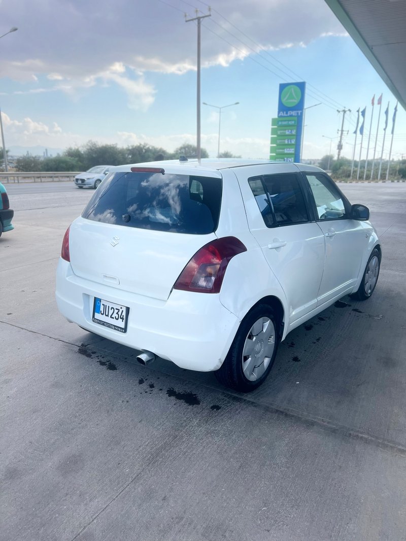 Suzuki Swift — 1