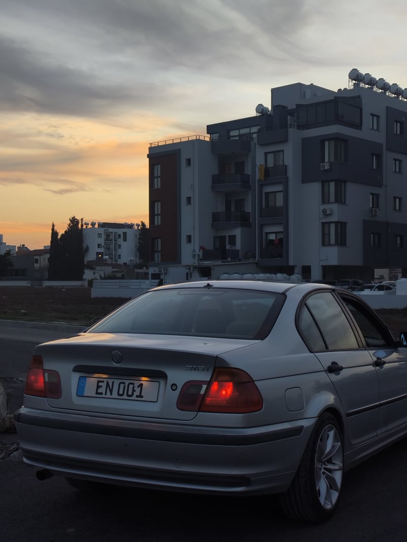 BMW 318i — 2