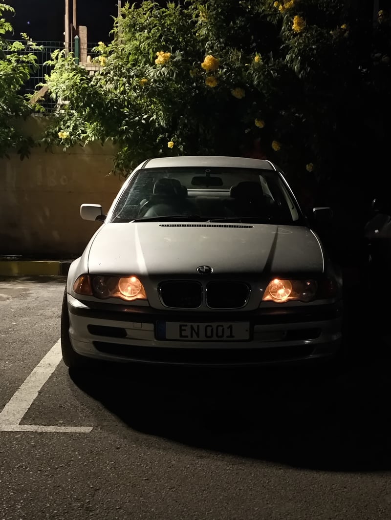 BMW 318i — 3