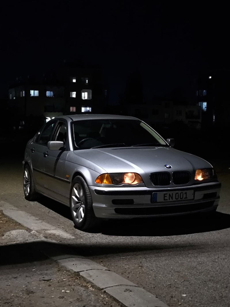 BMW 318i — 7