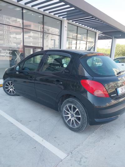 Peugeot 207 — 6