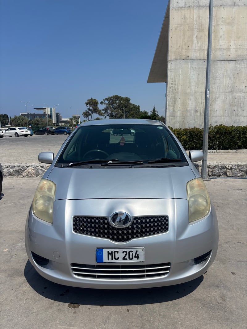 Toyota Vitz — 2