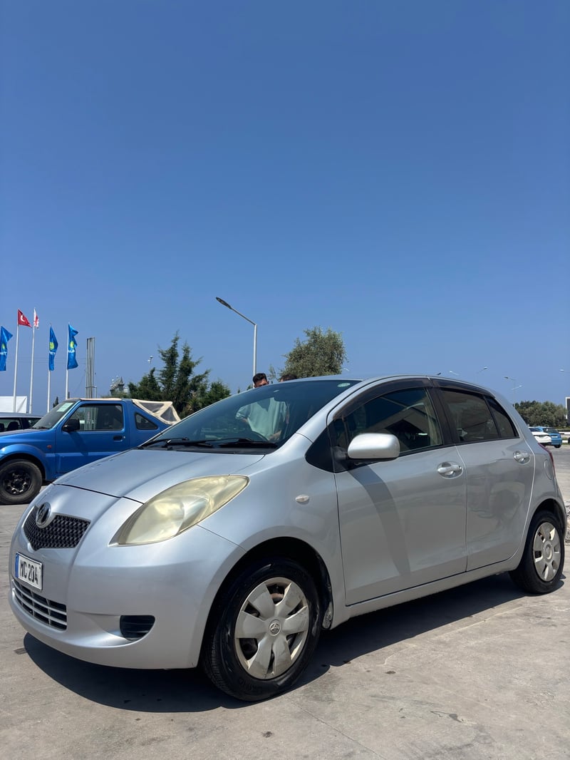 Toyota Vitz — 10