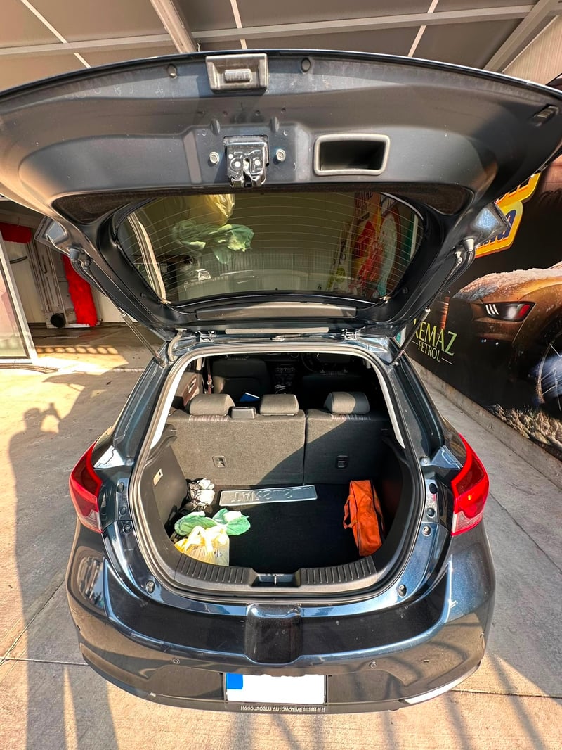 Mazda 2 — 4