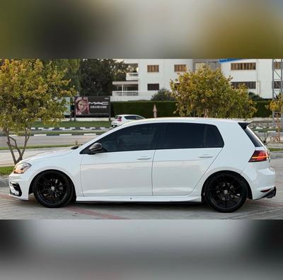Volkswagen Golf — 1