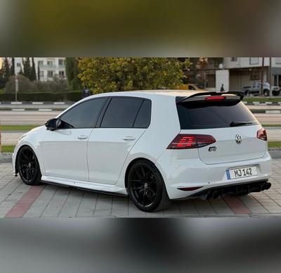 Volkswagen Golf — 2