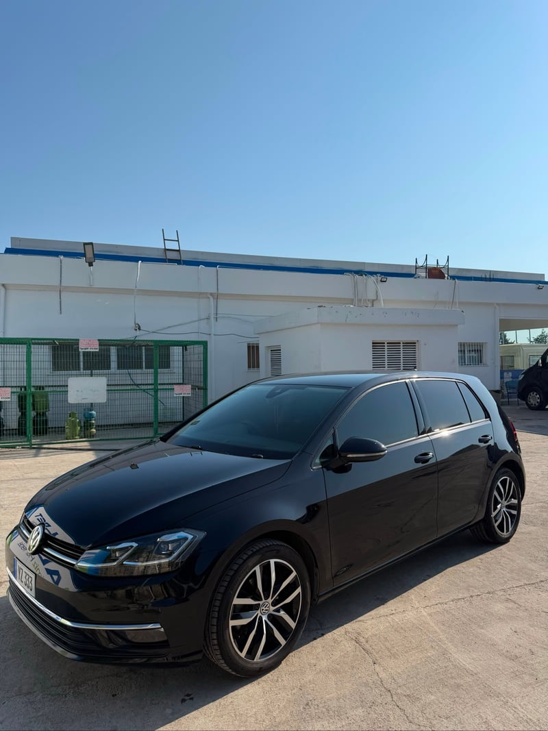 Volkswagen Golf — 2
