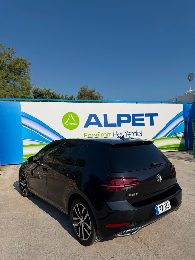 Volkswagen Golf — 5
