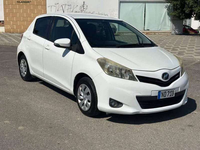 Toyota Vitz — 2