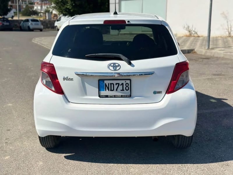 Toyota Vitz — 5