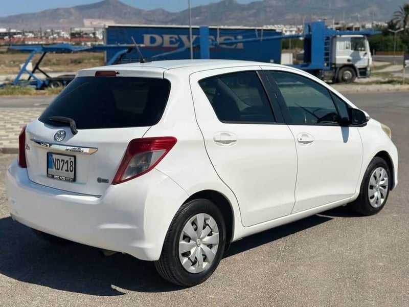 Toyota Vitz — 6