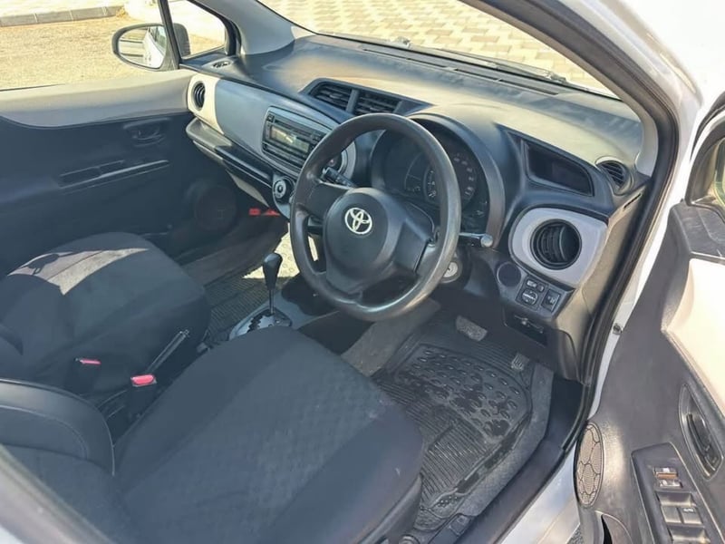 Toyota Vitz — 7