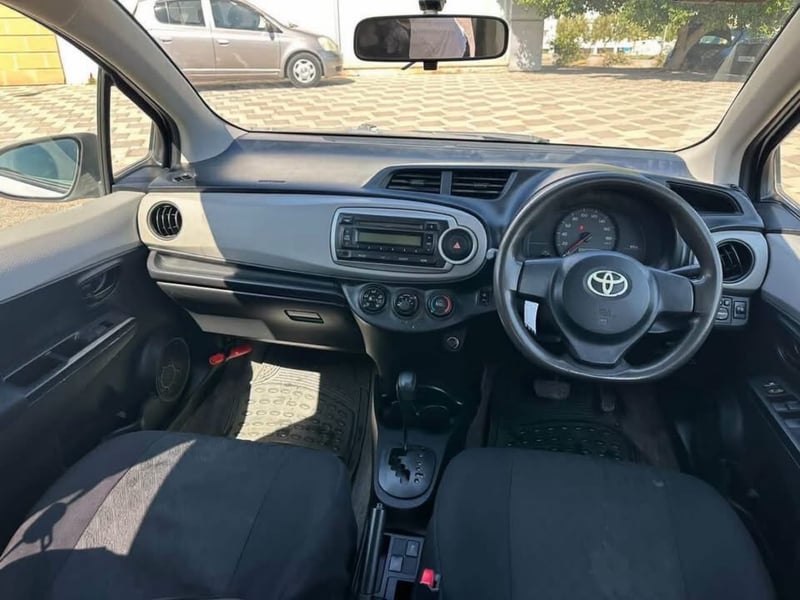 Toyota Vitz — 8