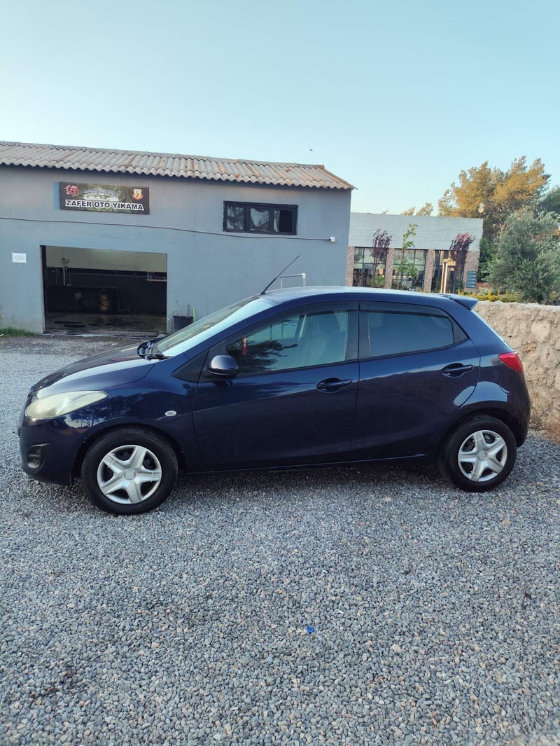 Mazda Demio — 2