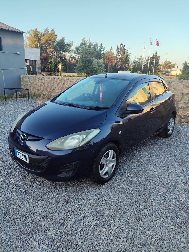 Mazda Demio — 4