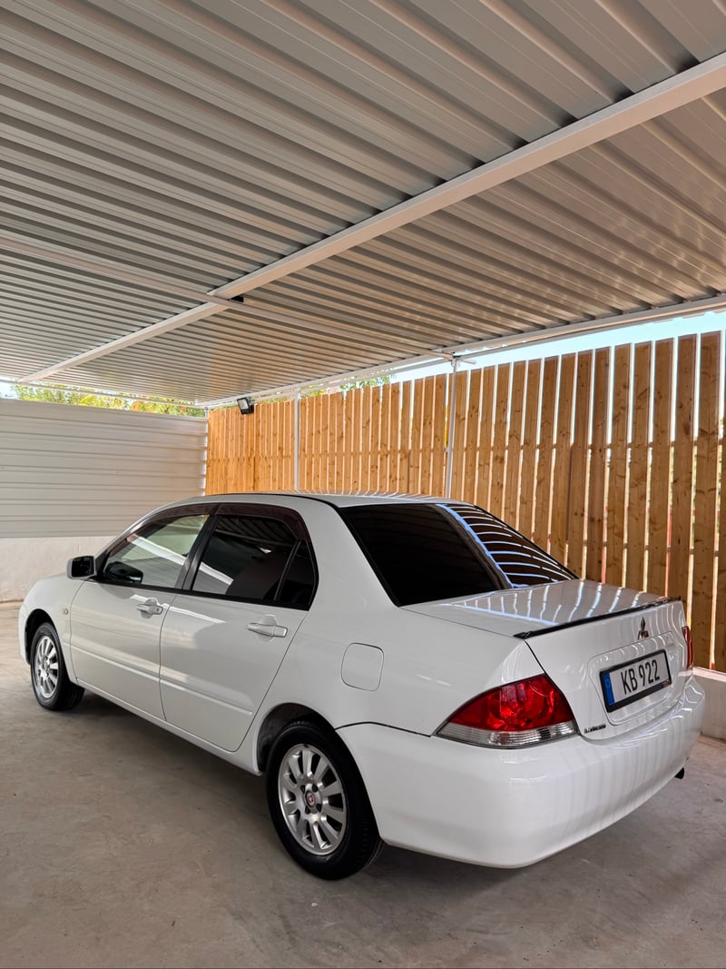Mitsubishi Lancer — 3