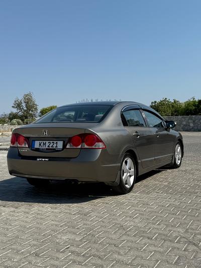 Honda Civic — 7