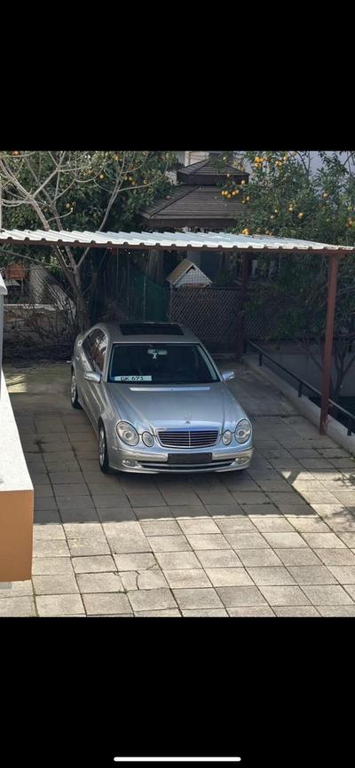 2002 Mercedes-Benz E 270