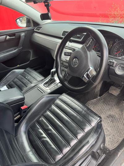 Volkswagen Passat — 6