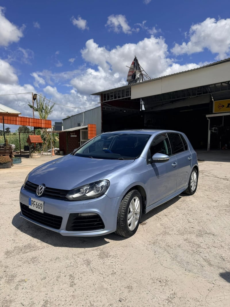 Volkswagen Golf — 2