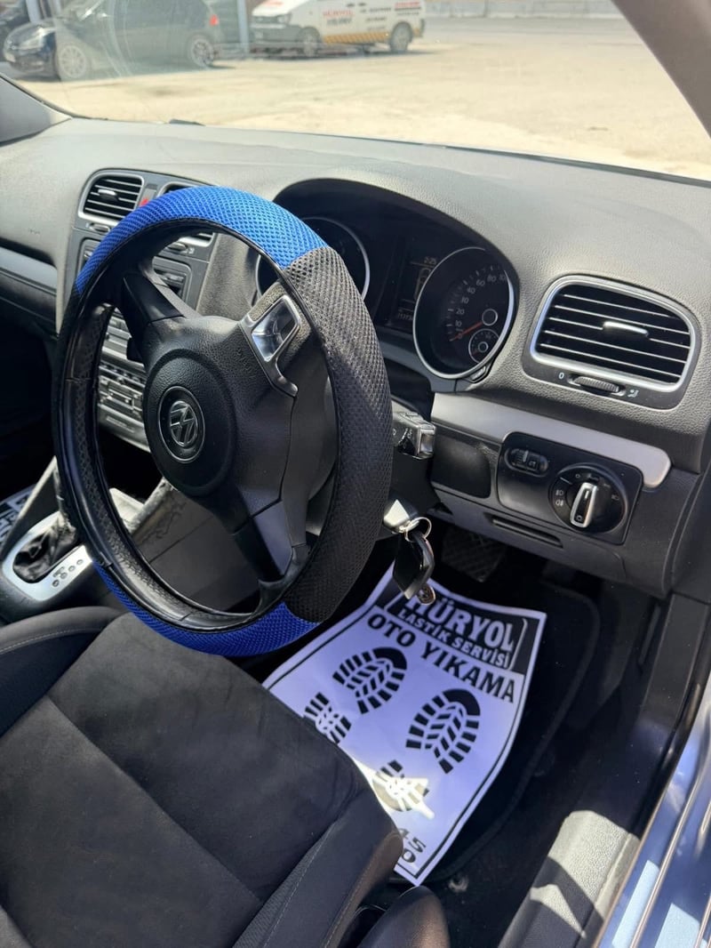 Volkswagen Golf — 5