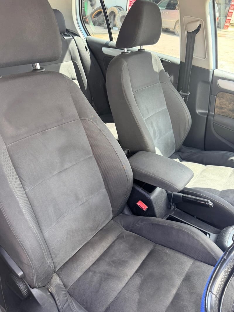 Volkswagen Golf — 6