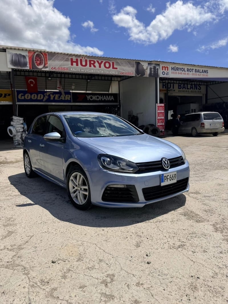 Volkswagen Golf — 7