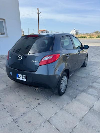 Mazda Demio — 4