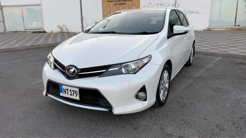 Toyota Auris — 1