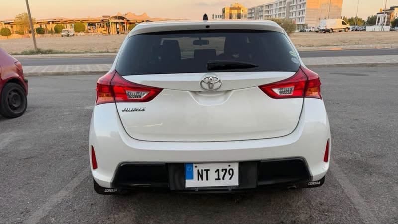 Toyota Auris — 4