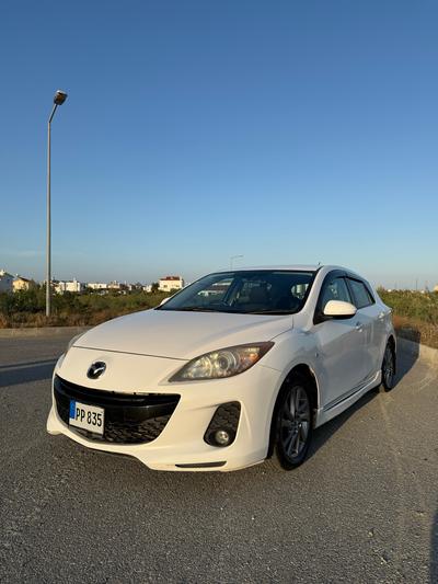 Mazda Axela — 6