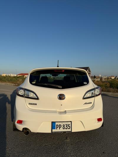 Mazda Axela — 7