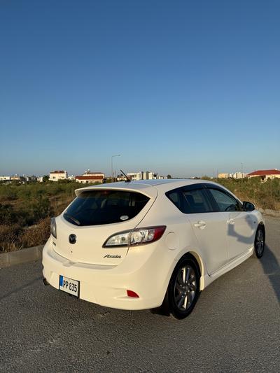Mazda Axela — 8