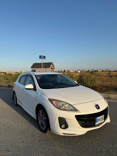Mazda Axela — 9