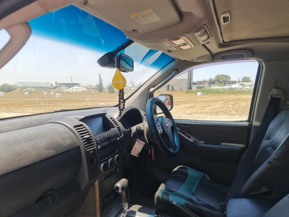 2008 Nissan Navara 4