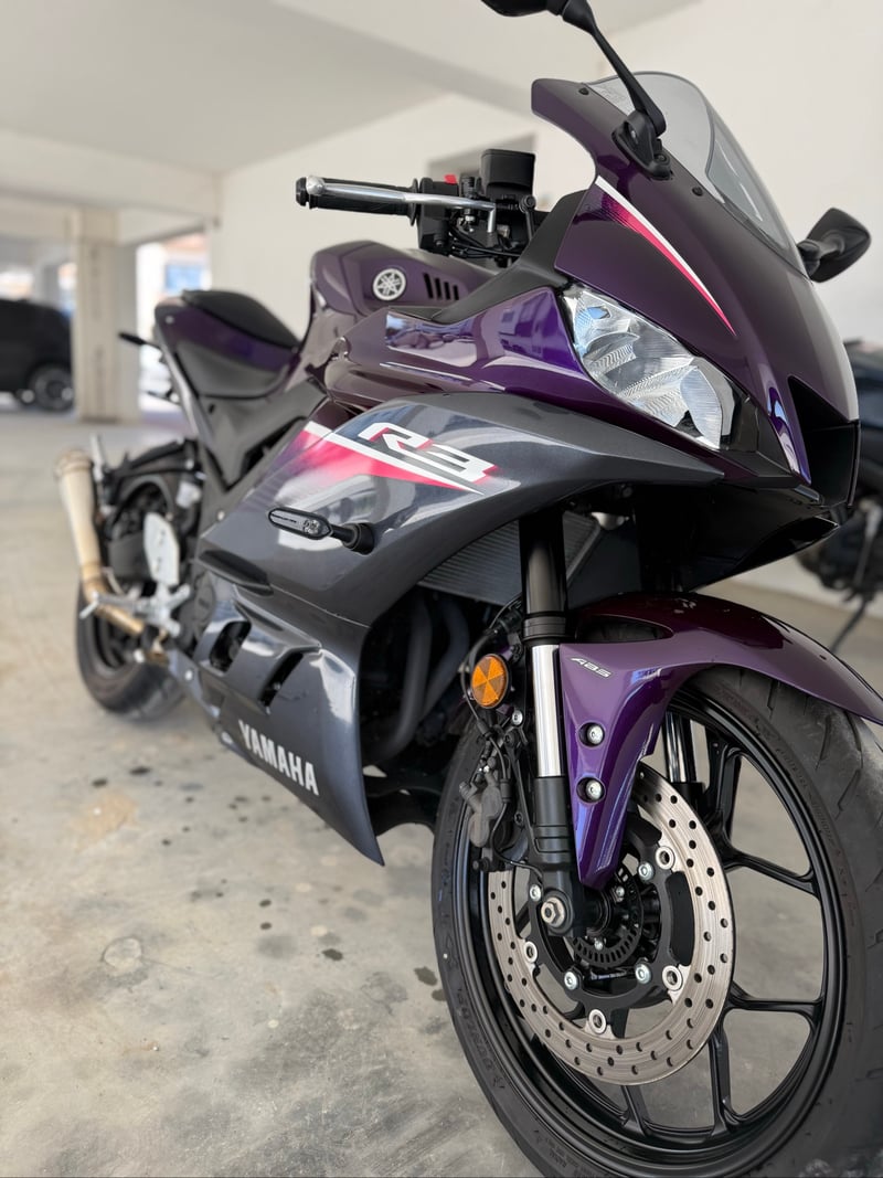 Yamaha R3 — 1/6