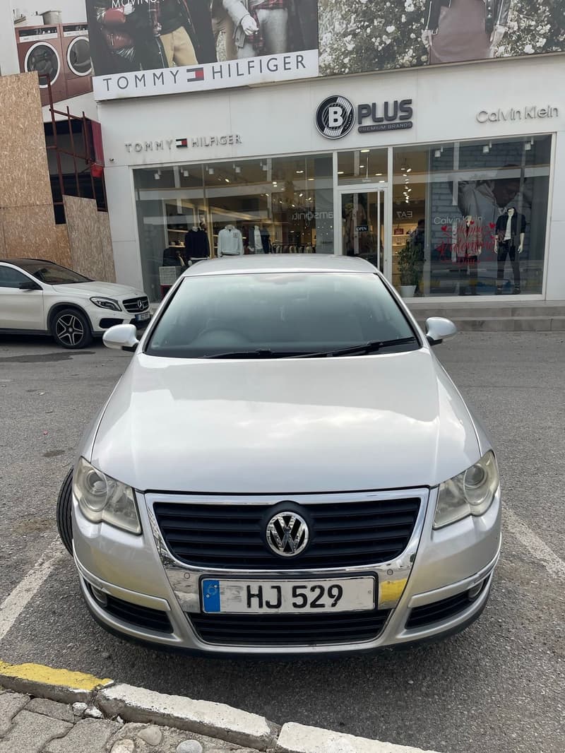 Volkswagen Passat — 1/9