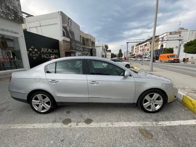 Volkswagen Passat — 2