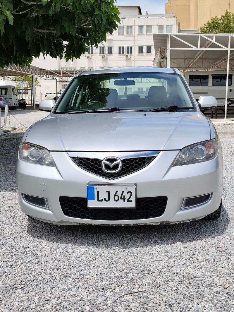 Mazda Axela — 1/8