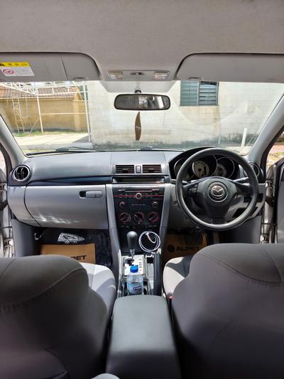 Mazda Axela — 4